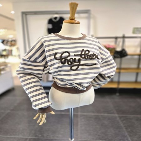 오뜨레터링기모맨투맨