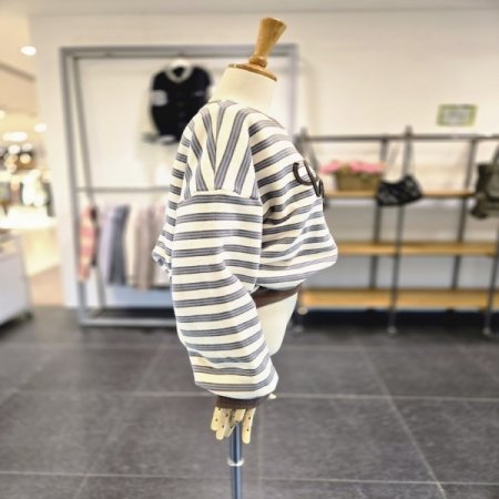 오뜨레터링기모맨투맨