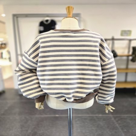 오뜨레터링기모맨투맨