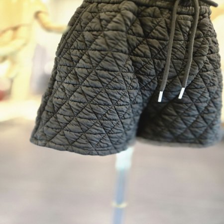 유이퀼팅반바지