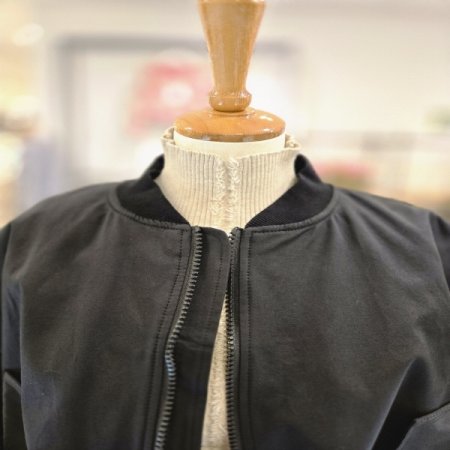 백레터링누빔점퍼