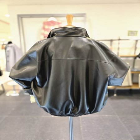 똑단추밴딩레자자켓