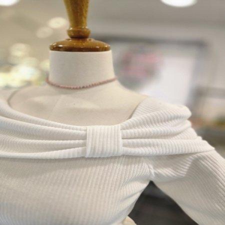 오프숄리본티셔츠