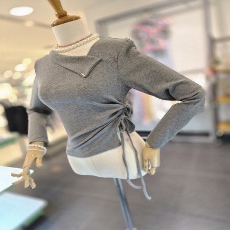 언발오프넥티셔츠B