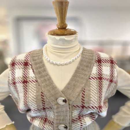 비비체크니트조끼