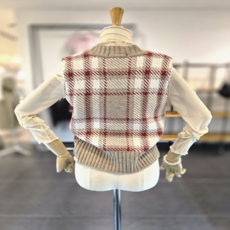 비비체크니트조끼