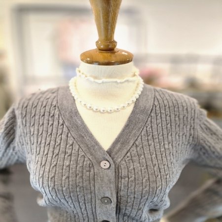 치치꽈배기가디건