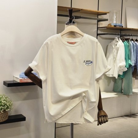 시즌 리스 자수 티셔츠