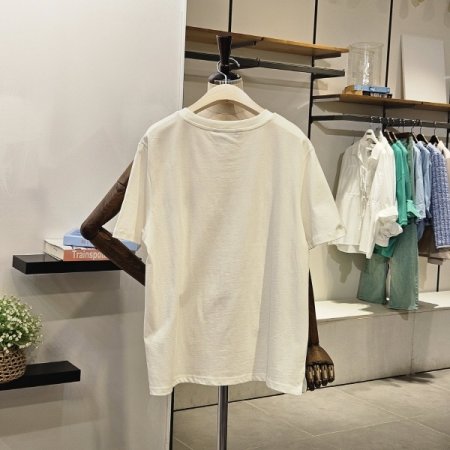 시즌 리스 자수 티셔츠