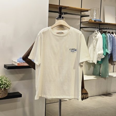 시즌 리스 자수 티셔츠