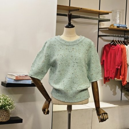 백버튼 퍼프소매 반팔니트