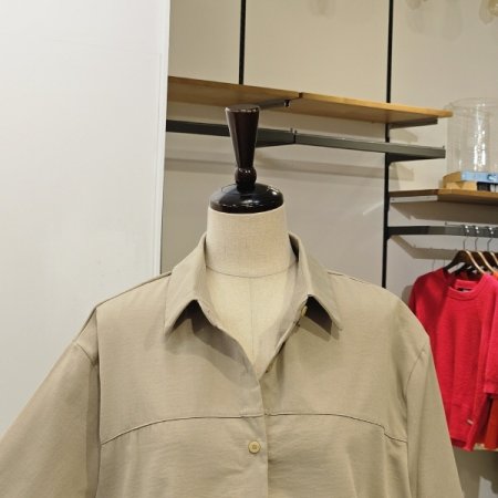 리튼 뒷 꼬임 블라우스