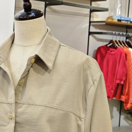 리튼 뒷 꼬임 블라우스