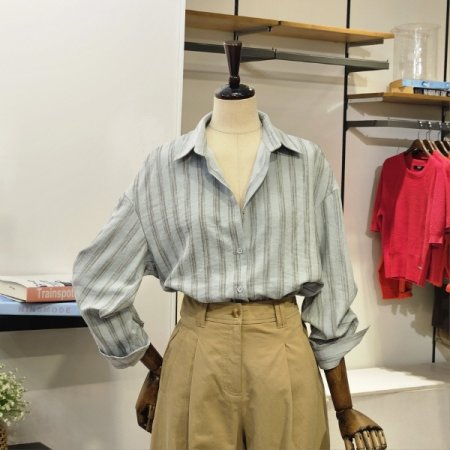 와와 스트라이프 셔츠