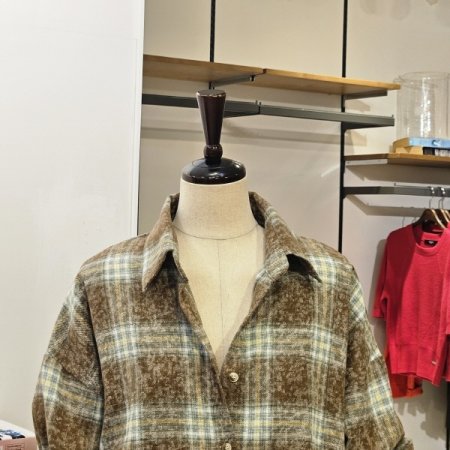 초크 슈가 체크 블라우스