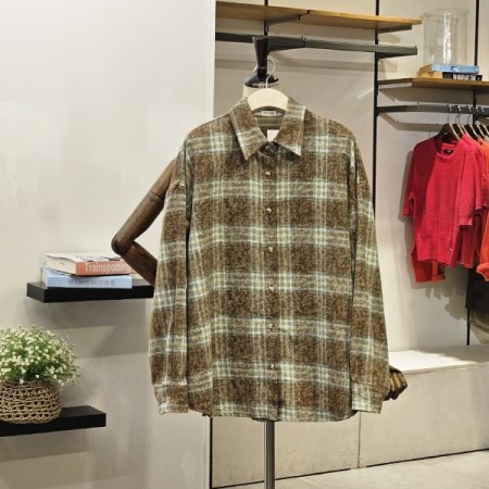 초크 슈가 체크 블라우스