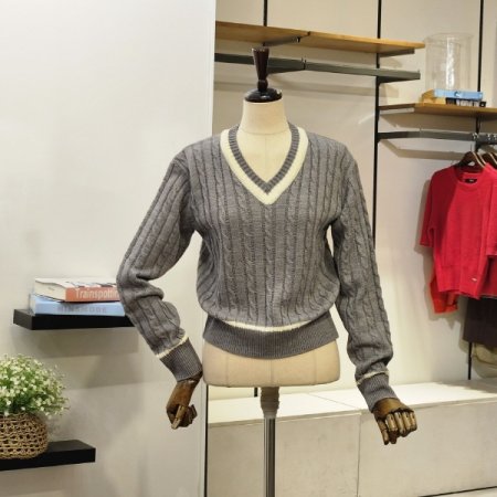 케이블 브이넥 니트