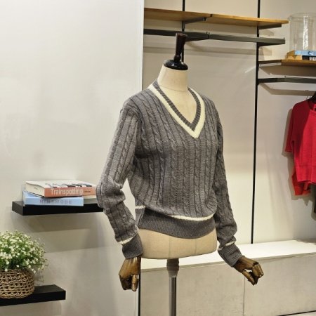 케이블 브이넥 니트