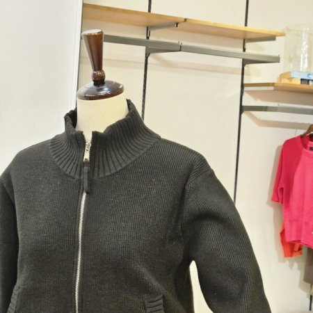 레터링 집업 가디건