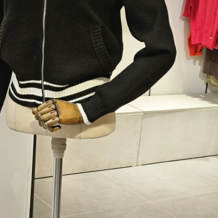 레터링 집업 가디건