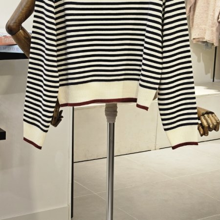 롤링 스트라이프 브이넥 니트