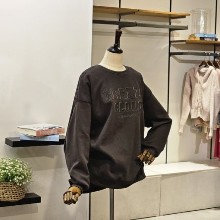 클라우드 루즈핏 맨투맨