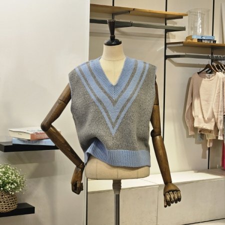 페트릿 브이넥 니트 베스트