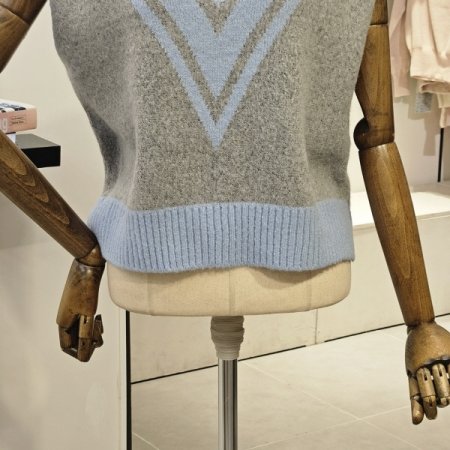 페트릿 브이넥 니트 베스트