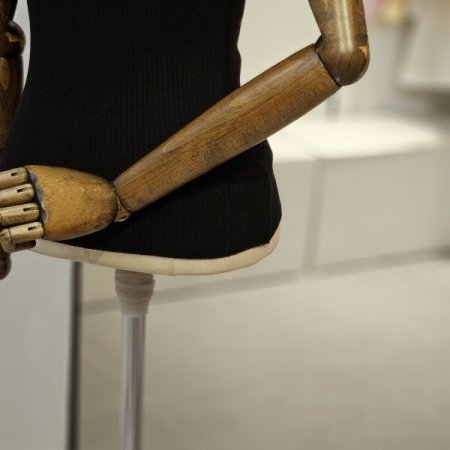 금속 장식 골지 탑니트