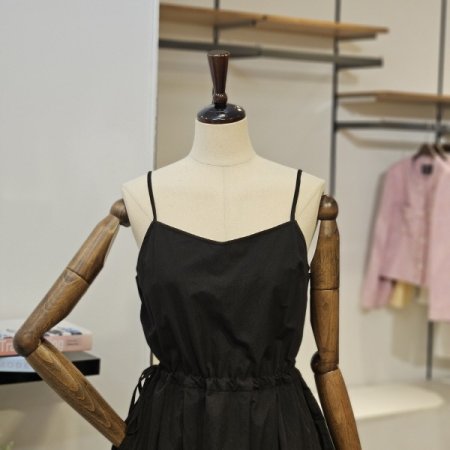 끈 랜드 플리츠 원피스