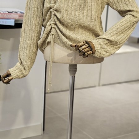 위즈 레이어드 브이넥 니트