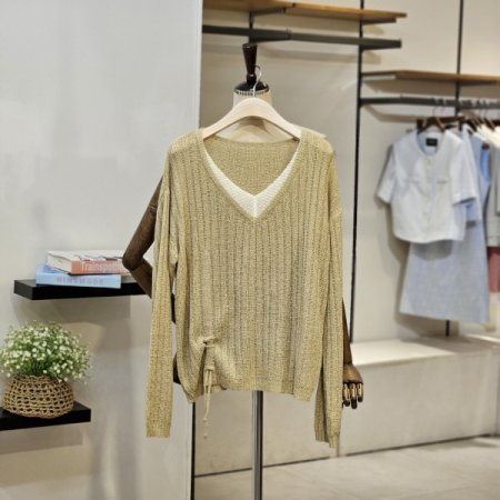 위즈 레이어드 브이넥 니트