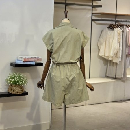 메드니 점프슈트