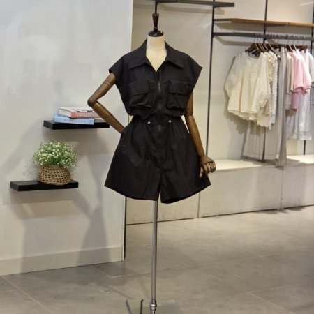 메드니 점프슈트