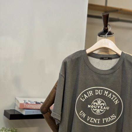 드마틴 반팔 티셔츠