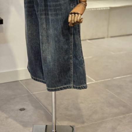 레트로 절개 하프 데님 반바지