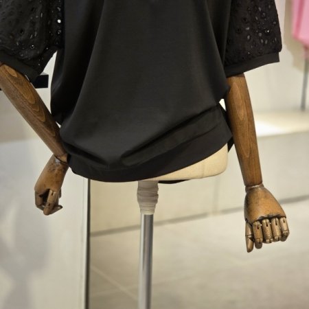 편칭 슬리브 반팔 티셔츠