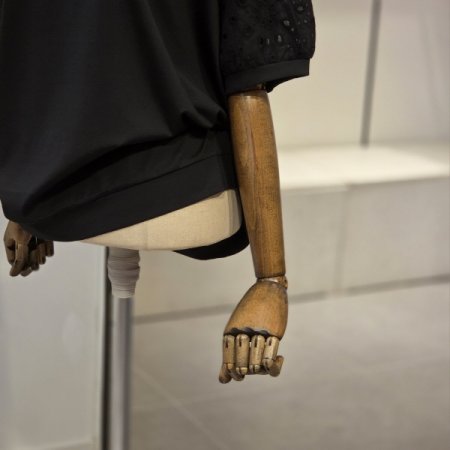 편칭 슬리브 반팔 티셔츠