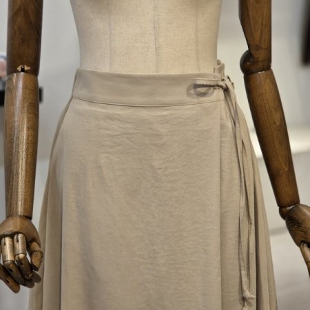 이중 끈 랩 스커트