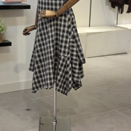 체크 언발 헴라인 원피스