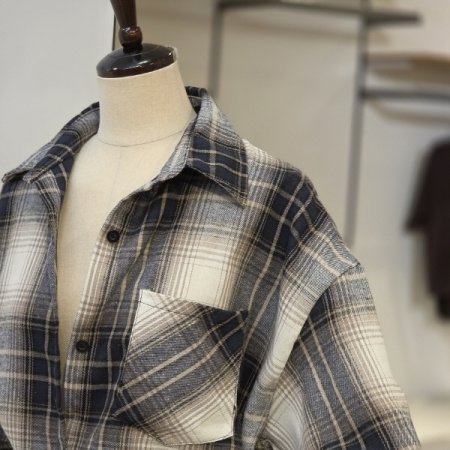 러프 체크 박시 셔츠