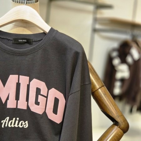 아미고 긴팔 티셔츠