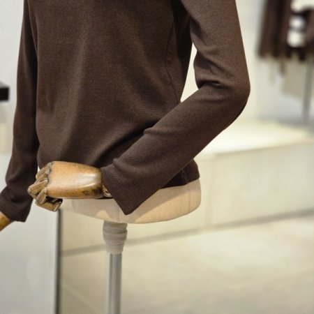 레이어드 버튼 장식 티셔츠