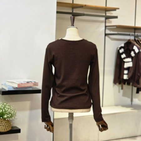 레이어드 버튼 장식 티셔츠