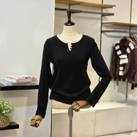 레이어드 버튼 장식 티셔츠