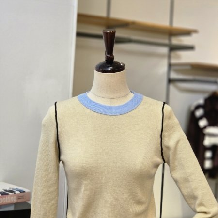 라인 배색 라운드 니트