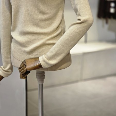 라인 배색 라운드 니트