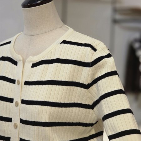 금속 버튼 단가라 가디건