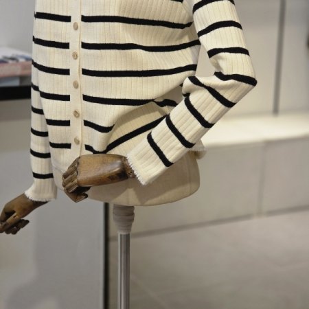 금속 버튼 단가라 가디건