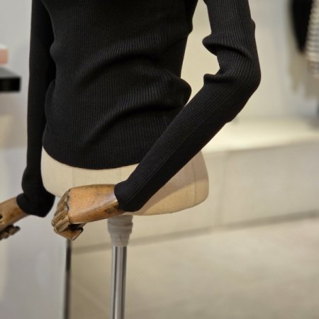 홀터넥 U 골지 니트